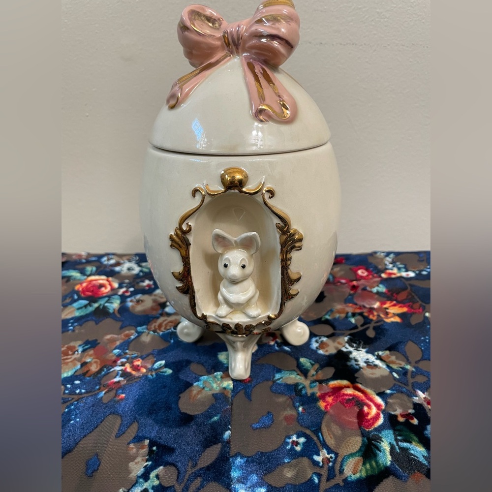 VTG Arnel's Pottery Ivory Egg with Pink Bow Duck & Rabbit Gold Color Trim